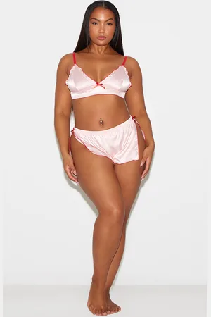PRETTYLITTLETHING Plus Cami Short Contrast Trim Satin PJ Set