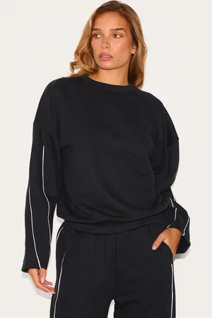 PRETTYLITTLETHING Contrast Piping Detail Sweatshirt
