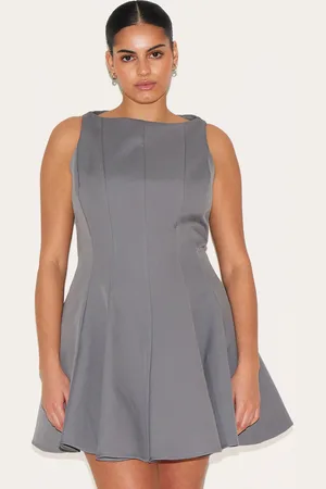 PRETTYLITTLETHING Plus Woven Pleated Slash Neck Shift Dress