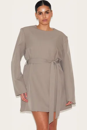 PRETTYLITTLETHING Plus Tailored Belt Detail Long Sleeve Shift Dress