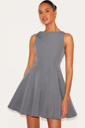 PRETTYLITTLETHING Woven Pleated Shift Dress