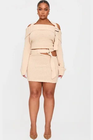PRETTYLITTLETHING Plus Knitted Cut Out Buckle Detail Mini Skirt