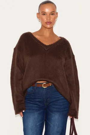PRETTYLITTLETHING Plus Slouchy V Neck Eyelash Knit Jumper