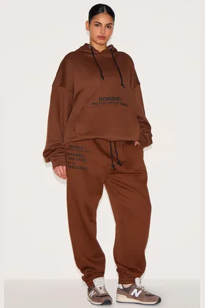 PRETTYLITTLETHING Plus Slogan Print Track Pants