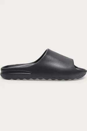 PRETTYLITTLETHING Rubber Ribbed Sole Sliders