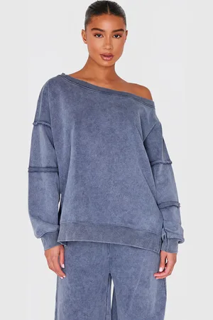 PRETTYLITTLETHING Washed Off The Shoulder Frayed Seam Detail Sweatshirt