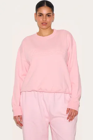 PRETTYLITTLETHING Plus Embossed Graphic Oversized Sweatshirt