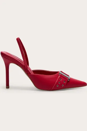 PRETTYLITTLETHING Pu Point Toe Buckle Detail Mid Heeled Courts
