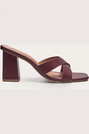 PRETTYLITTLETHING Pu Cross Strap Block Heeled Mules