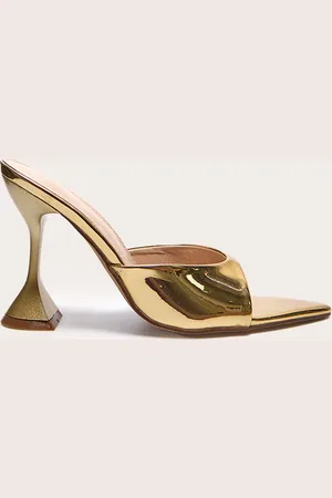 PRETTYLITTLETHING Pu Patent Pointed Toe Square Mid Heeled Mules