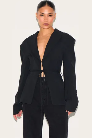 PRETTYLITTLETHING Petite Tailored Fitted Blazer