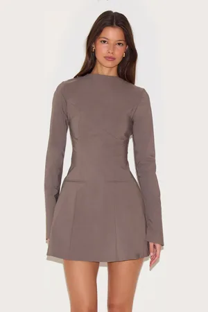 PRETTYLITTLETHING Stretch Woven Boat Neck Flare Sleeve Shift Dress