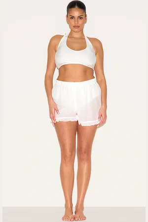 PRETTYLITTLETHING Plus Frill Edge Textured Shorts