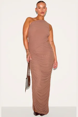 PRETTYLITTLETHING Plus One Shoulder Ruched Maxi Dress