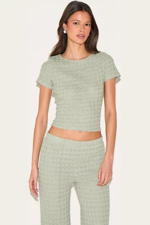 PRETTYLITTLETHING Textured T Shirt