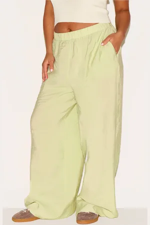 PRETTYLITTLETHING Plus Peached Woven Elasticated Waist Straight Leg Pants