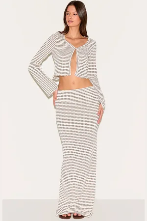 PRETTYLITTLETHING Textured Striped Mid Rise Maxi Skirt