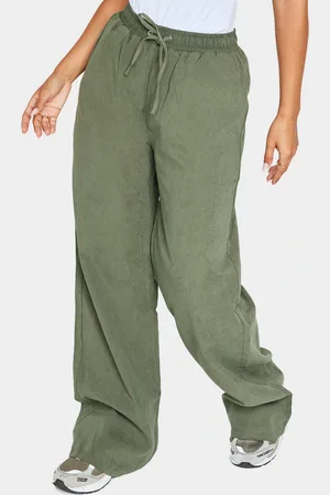 PRETTYLITTLETHING Petite Peach Skin Wide Leg Cargo Pants