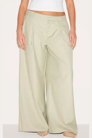 PRETTYLITTLETHING Plus Woven Double Pleat Wide Leg Pants