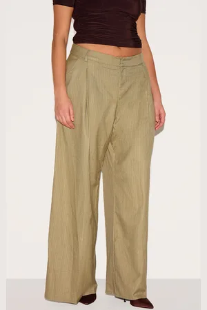 PRETTYLITTLETHING Plus Premium Woven Pinstripe Tailored Straight Leg Pants