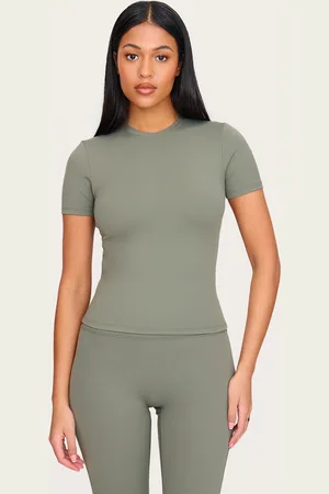PRETTYLITTLETHING Tall Sculpt Longline Short Sleeved Gym Top