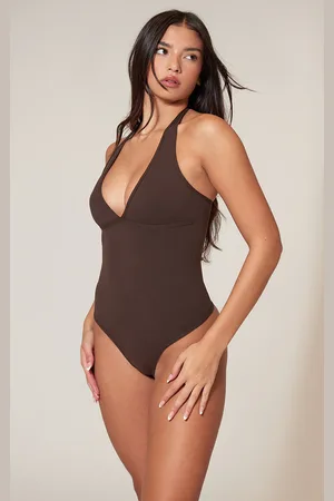 PRETTYLITTLETHING Contour Halterneck Bodysuit