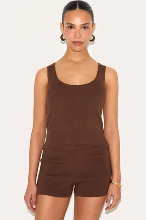 PRETTYLITTLETHING Petite Knitted Scoop Neck Vest Top