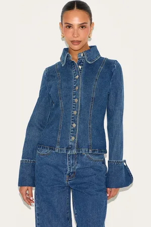 PRETTYLITTLETHING Petite Long Sleeve Fitted Denim Shirt