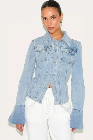 PRETTYLITTLETHING Petite Fitted Seam Detail Denim Jacket