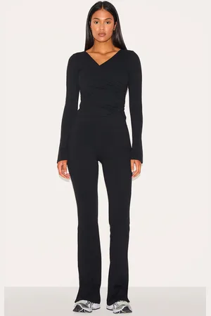 PRETTYLITTLETHING Tall Contour Sculpt Seam Detail Flare Leggings