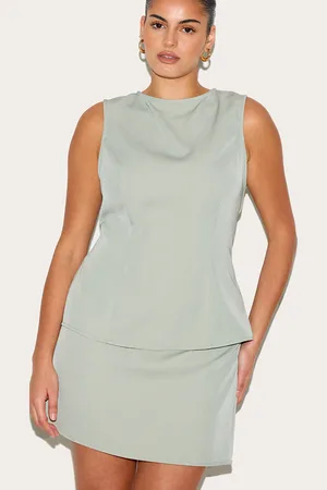 PRETTYLITTLETHING Plus Woven Mid Rise Mini Skirt