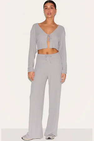 PRETTYLITTLETHING Petite Soft Ribbed Wide Leg Pants