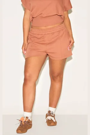PRETTYLITTLETHING Shape Highwaisted Pin Tuck Sweat Shorts