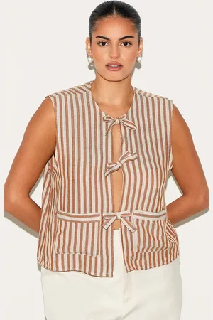 PRETTYLITTLETHING Plus Stripe Tie Front Waistcoat