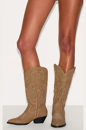 PRETTYLITTLETHING Faux Suede Point Toe Low Block Heel Stitched Western Boots