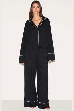 PRETTYLITTLETHING Modal Piping Long Pj Set