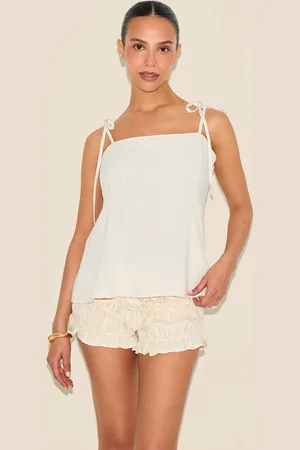 PRETTYLITTLETHING Petite Lightweight Linen Look Woven Tie Strap Cami Top