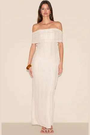 PRETTYLITTLETHING Textured Bardot Maxi Dress