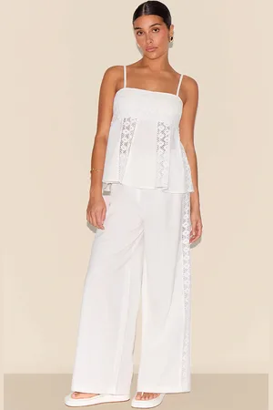 PRETTYLITTLETHING Petite Linen Look Crochet Side Detail Wide Leg Pants