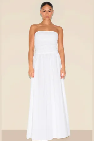 PRETTYLITTLETHING Petite Bandeau Shirred Detail Maxi Dress