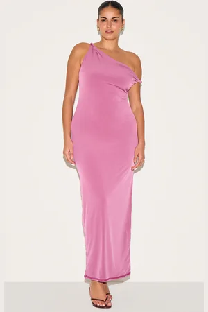 PRETTYLITTLETHING Plus Off Shoulder Twisted Maxi Dress