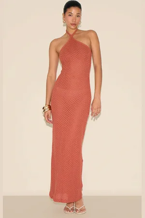 PRETTYLITTLETHING Textured Tie Halter Maxi Dress
