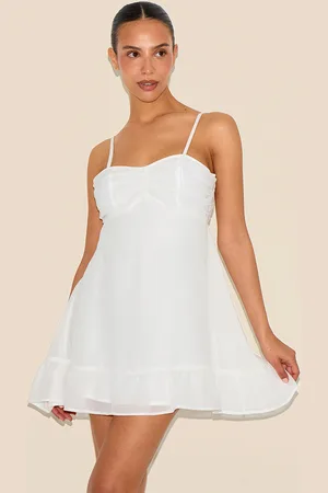 PRETTYLITTLETHING Petite Chiffon Strappy Flowy Shift Dress