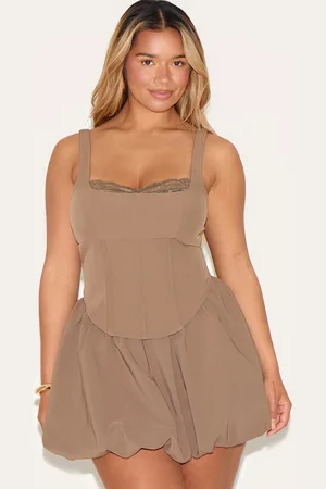 PRETTYLITTLETHING Shape Lace Trim Corset Top