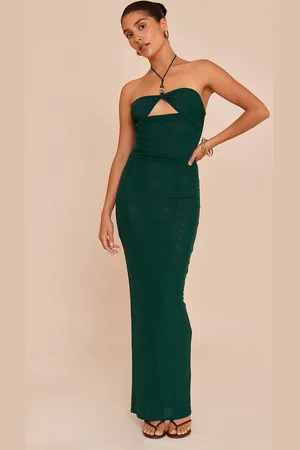 PRETTYLITTLETHING Petite Halterneck Front Detail Maxi Dress