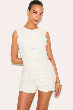 PRETTYLITTLETHING Petite Textured Sleeveless Crop Top