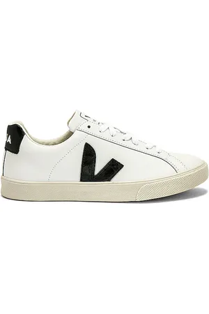 Veja Esplar Sneaker in . Size 36, 37, 38, 39, 40, 41.