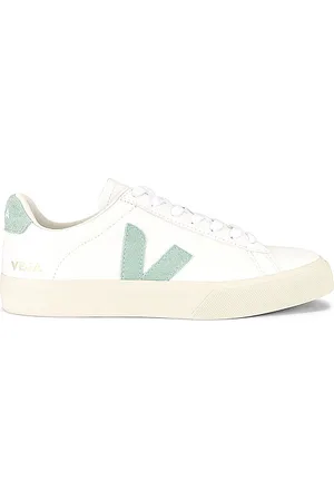Veja Campo Sneaker in . Size 41, 42, 43, 44, 45, 46.