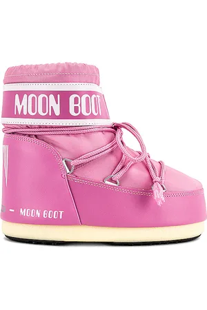 Moon Boot Classic Low 2 Bootie in . Size 39-41, 39-41 (M/L).