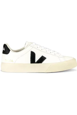 Veja Campo Sneaker in . Size 36, 37, 38, 39, 40, 41.